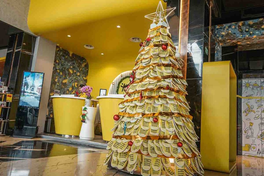 Yello Hotel Harbour Bay Batam Tawarkan Pengalaman Natal Intim dan Pesta Tahun Baru 2025 yang Meriah