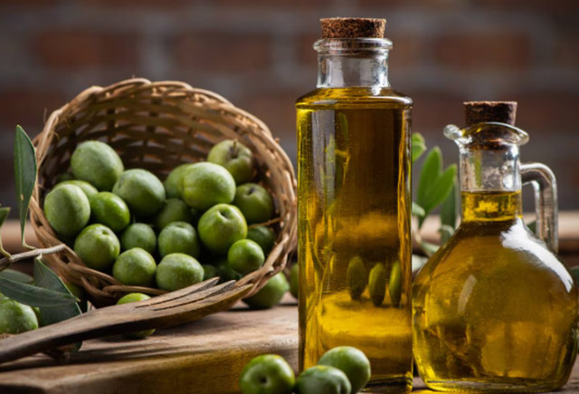 Extra Virgin Olive Oil: Manfaat Lengkap untuk Kesehatan Tubuh hingga Perawatan Kulit